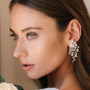 Untamed Petals Moore Earrings Gold (New)